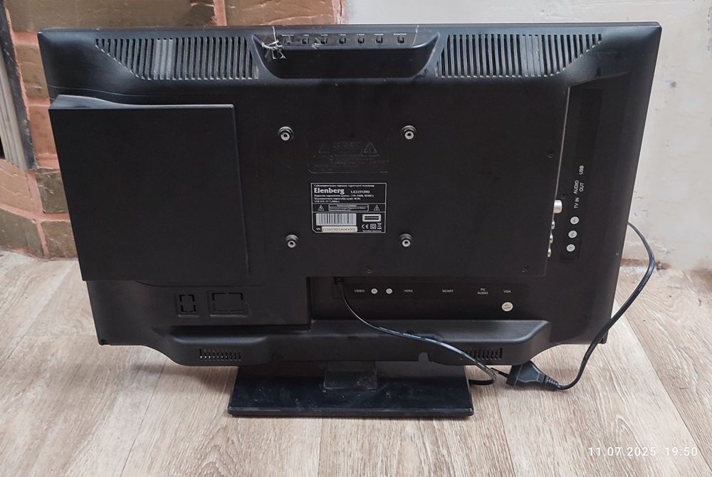 Телевизор на запчасти Elenberg LE215N59D