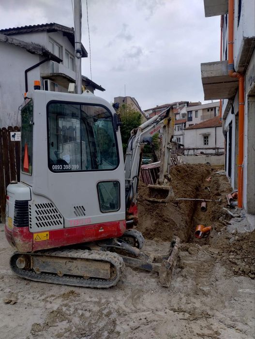 Бобкат мини багер и самосвал с кран скеле и хюнебеци