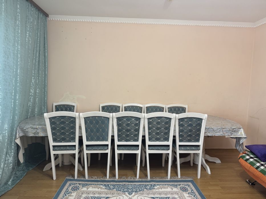 Продам стол со стулями