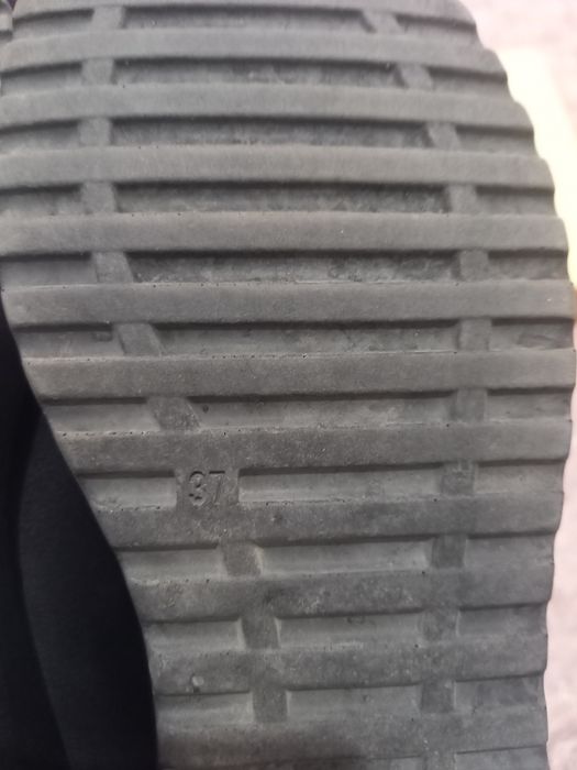 Продам обувь в хорошем состоянии