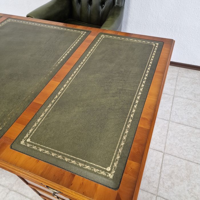 Антично бюро Chesterfield Честърфийлд