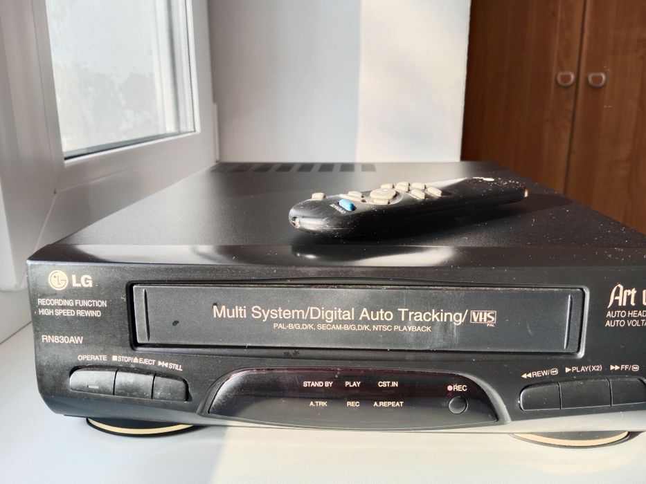 Продам видео плейер кассетный LG
