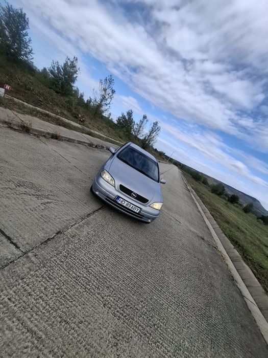 Vând motor defect