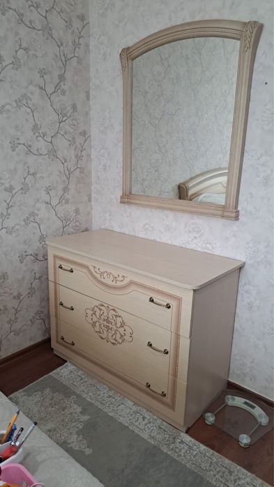 Продам спальный гарнитур