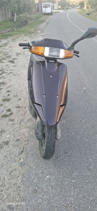 Piaggio zip 4 timpi ,trebuie curățat carburator sau schimbat,și aprilia 2 timpi sa oprit din mers amândouă cu acte ,dau la schimb pe unu bun