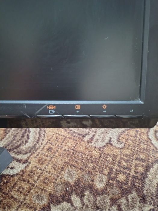 Monitoare Lenovo