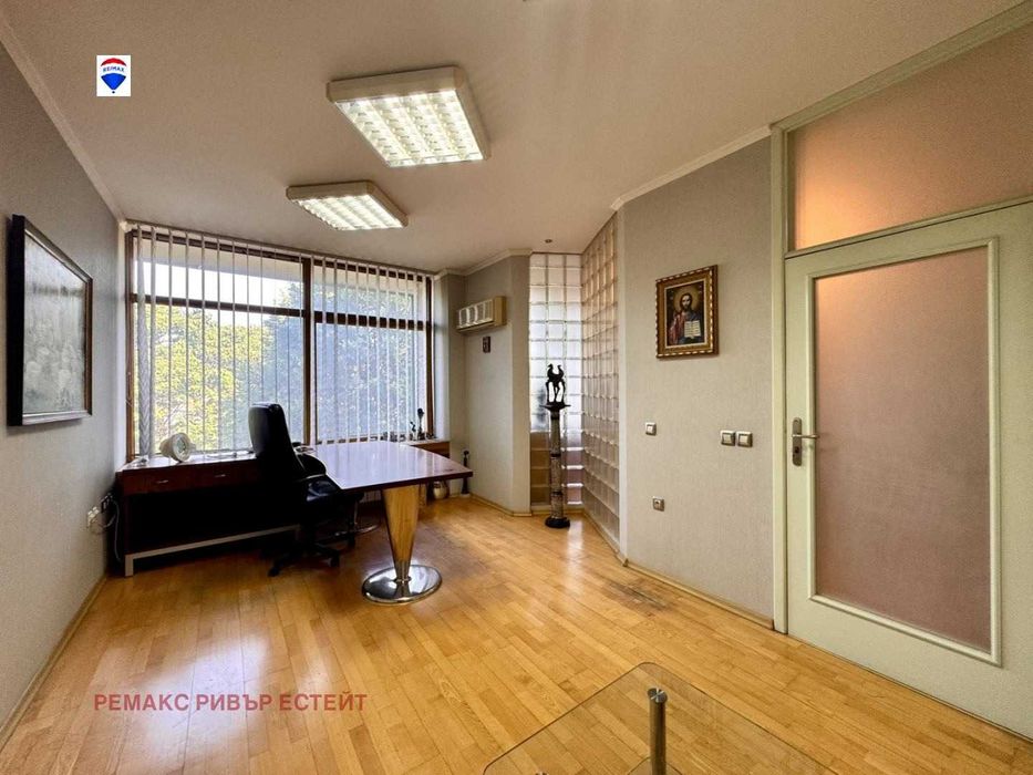 Дава се под наем Офис в Русе, Широк център - 110 кв.м за 561 € - Снимка #3