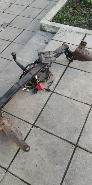 Теглич оригинален за Тойота РАВ 4