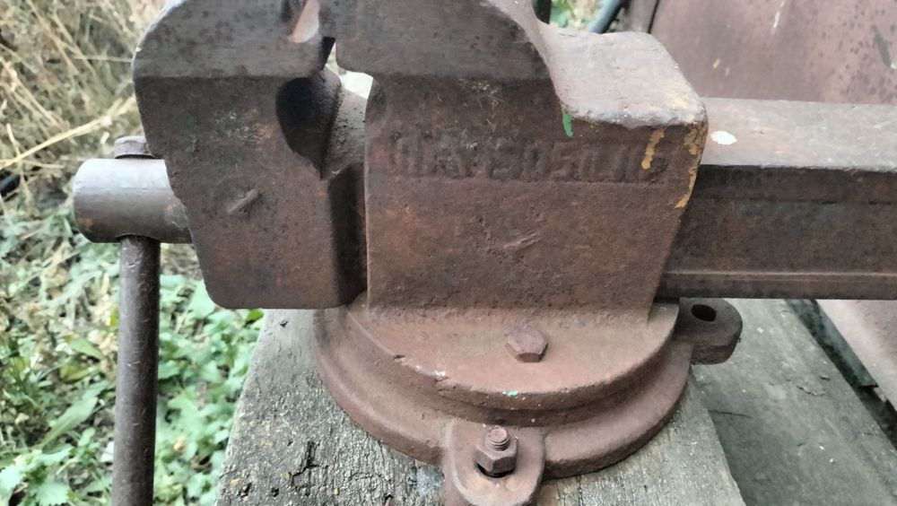 Тиски большие советские