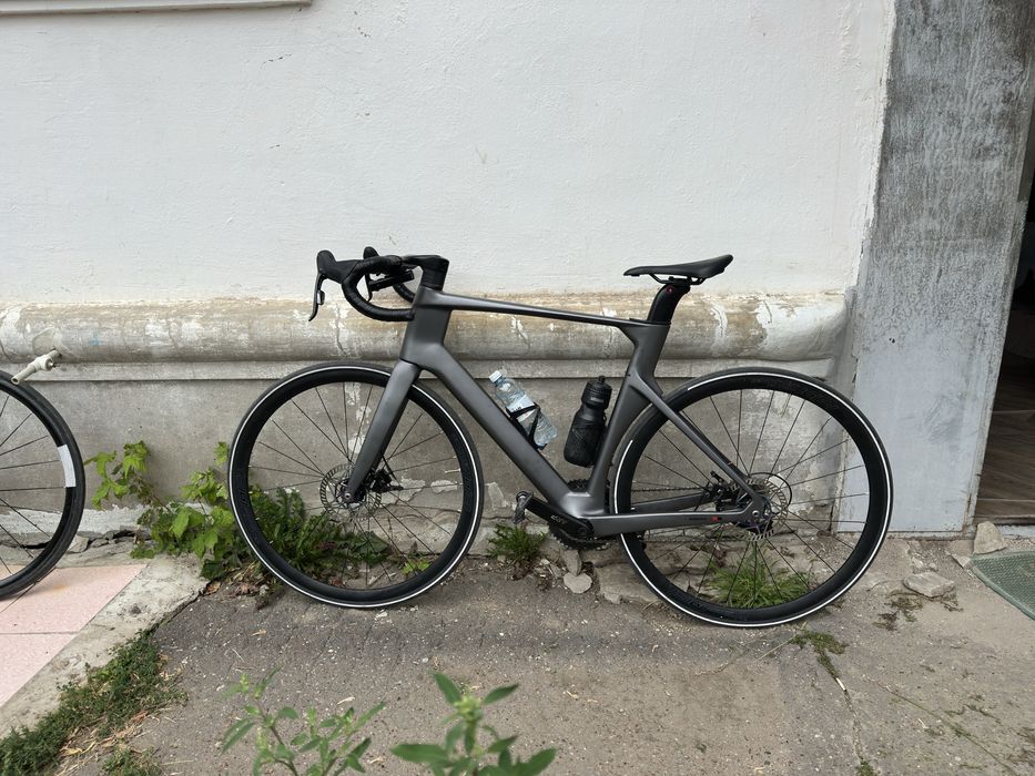 Карбоновый шоссейный велосипед