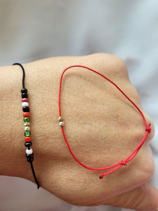 Bratarele mama si fetita