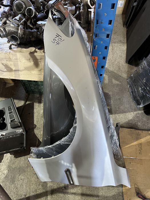 Aripa stanga BMW Seria 7 F01 F02, 2009-2015