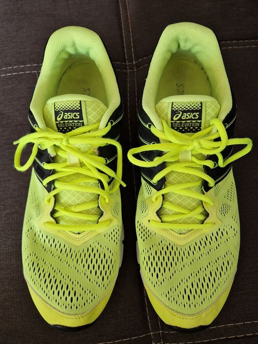 Vând adidași  Asics Gel Evation