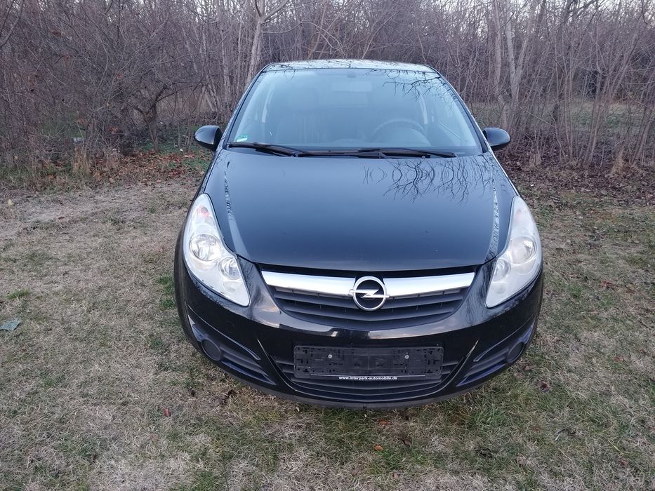 Opel Corsa 1.4i cu 87 cp,E5,an 2012,incalzire volan si scaune,AC