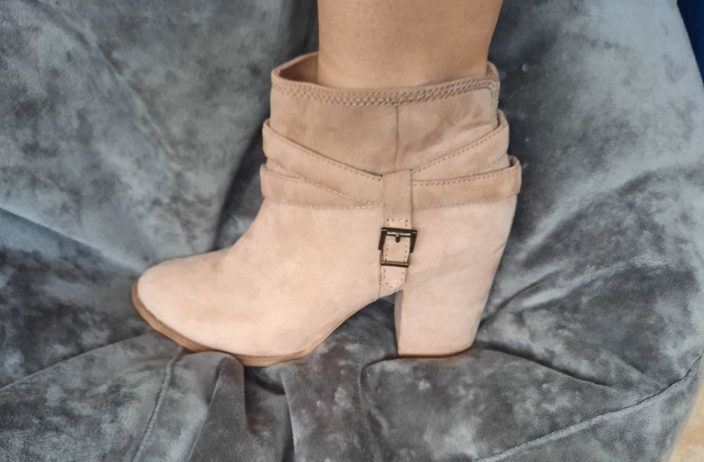 Botine Bershka 38
