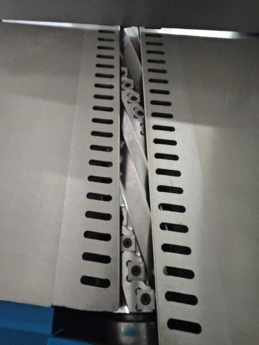 станок фуговальный (фуганок)шейперный вал(хеликал)400на1800мм