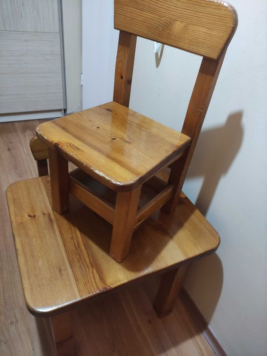 Детска маса и два стола