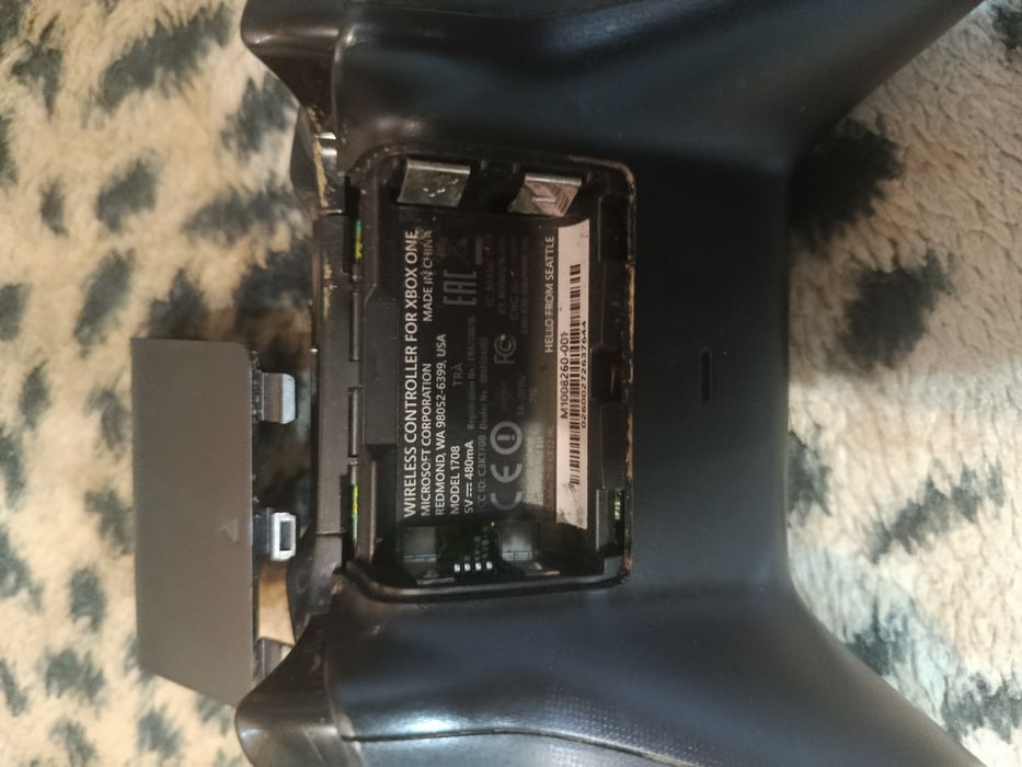 Ps 4 maneta , Xbox oan manete si josticuri