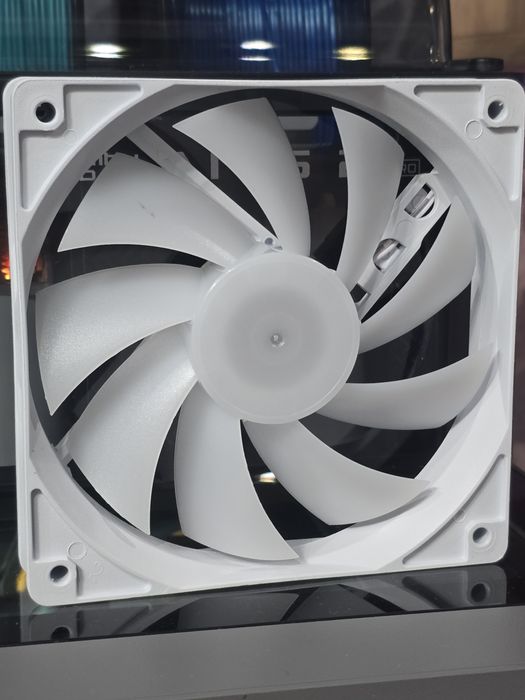 Продам кулер ргб