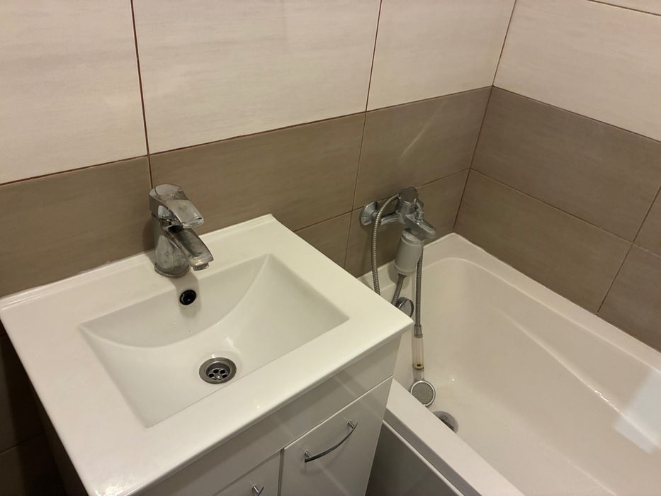 Inchiriez garsoniera Militari Residence