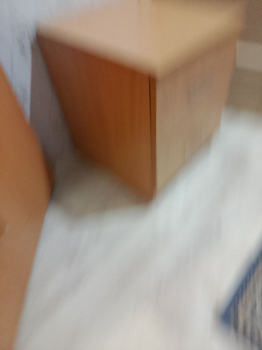 Срочно продам две тумбочки