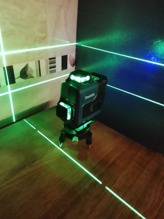 Nivel laser makita cu 16 linii