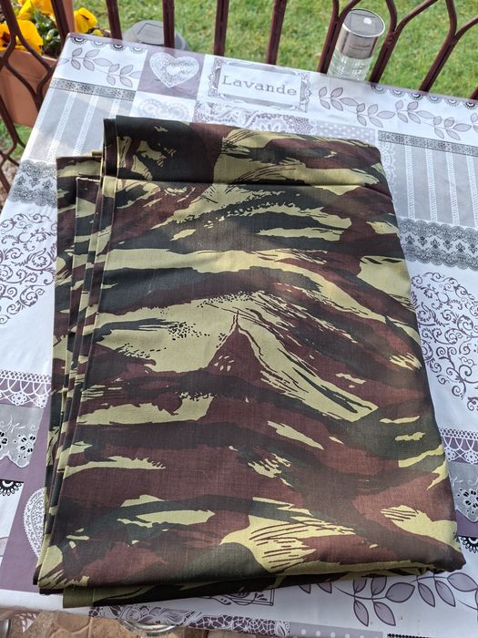 Tesatura camuflaj pentru pescari si vanatori