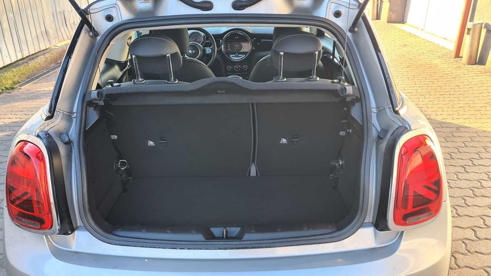 MINI COOPER Essential Trim--CAR VERTICAL disponibil