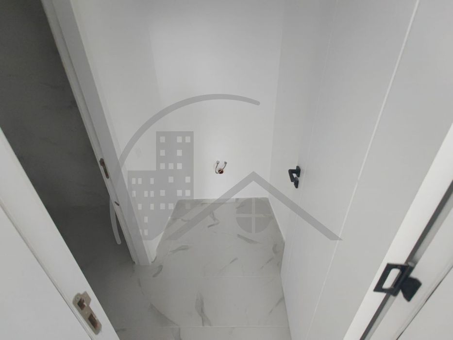 Продава се Офис в Варна, Владислав Варненчик - 56 кв.м за 656 €/кв.м - Снимка #2