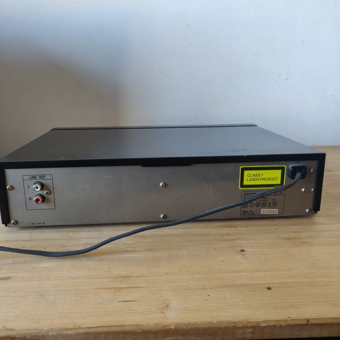 Cd player  Sony CDP-35-defect