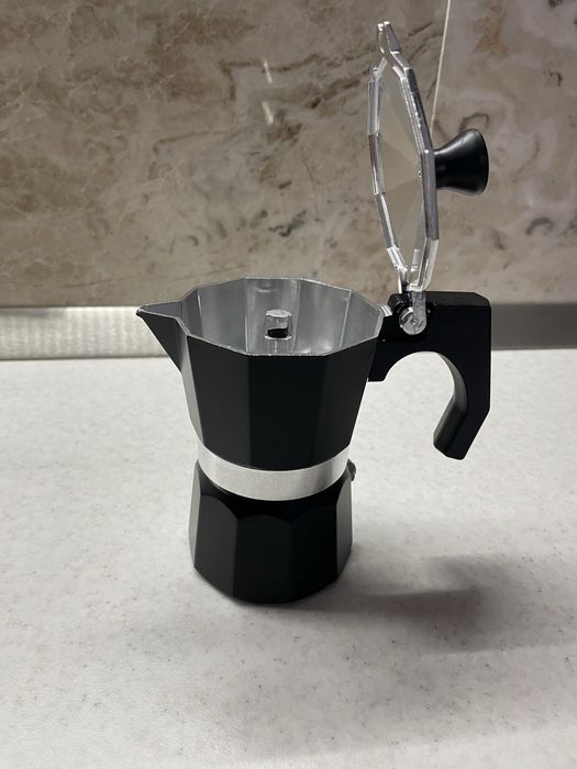 Expressor manual pentru cafea