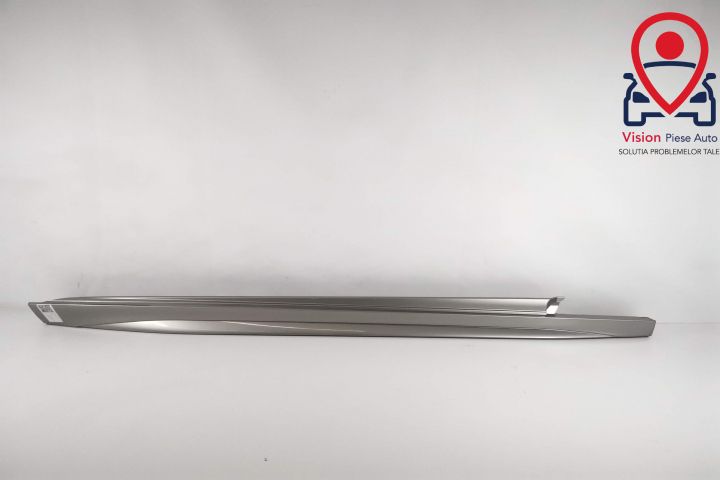 Декоративна лайстна Праг Дясна Оригинална В Добро Състояние Мерцедес-Б