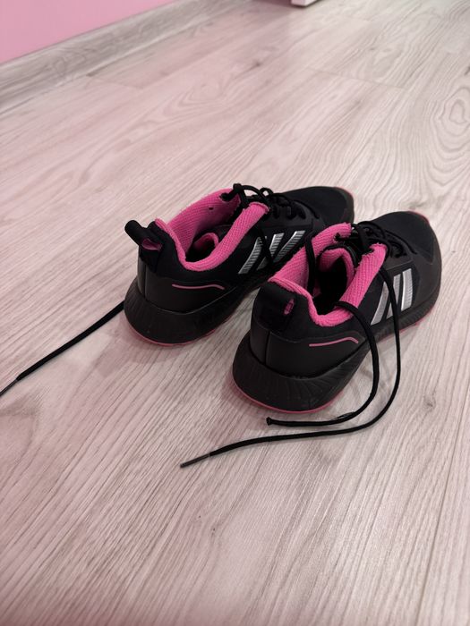 Спортни обувки Adidas