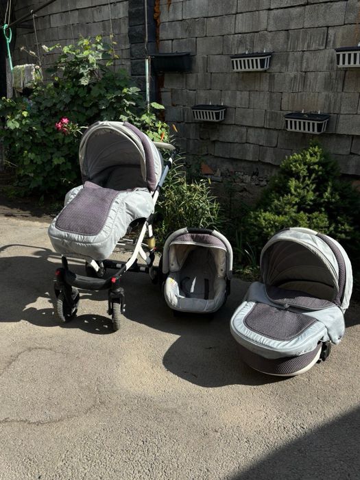Детская коляска 3 в 1