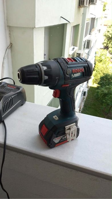 Винтоверт Bosch GSR professional  комплект батерия и зарядно  150