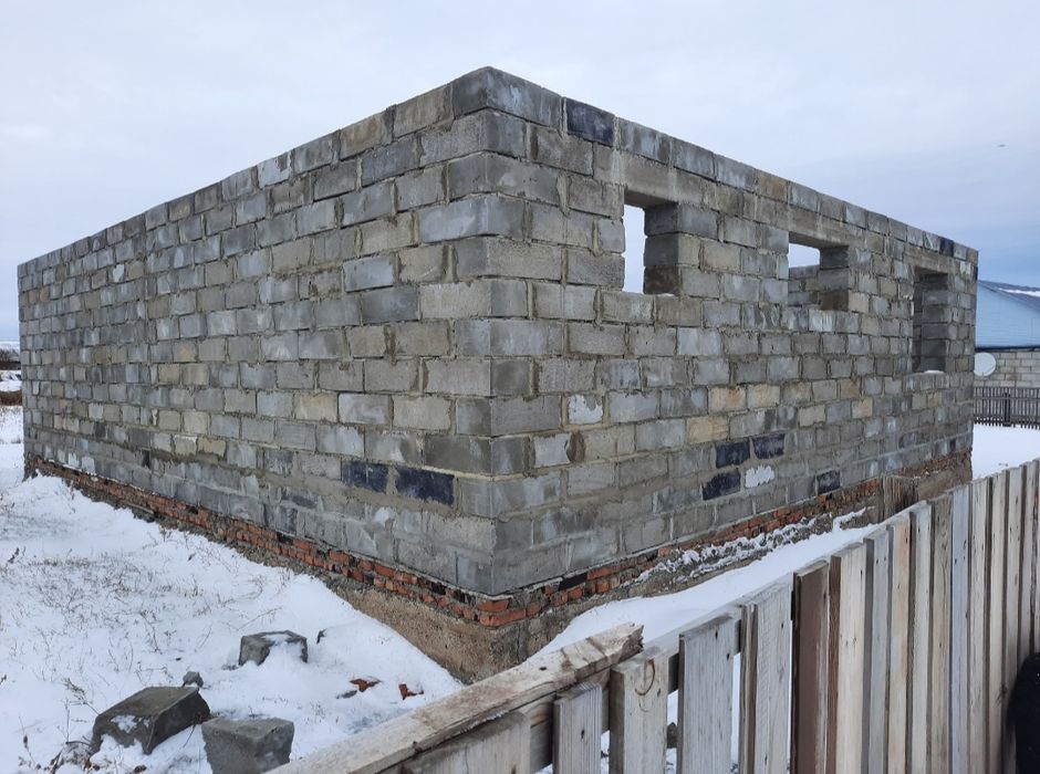 Продам не достроенный дом