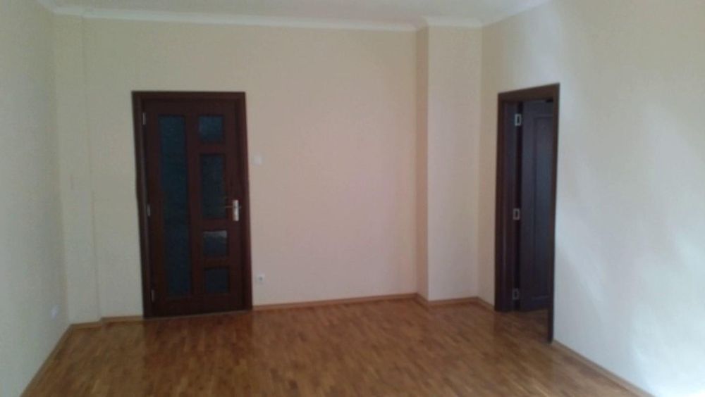 Дава се под наем Четиристаен апартамент в София, Борово - 90 кв.м за 749 € - Снимка #1