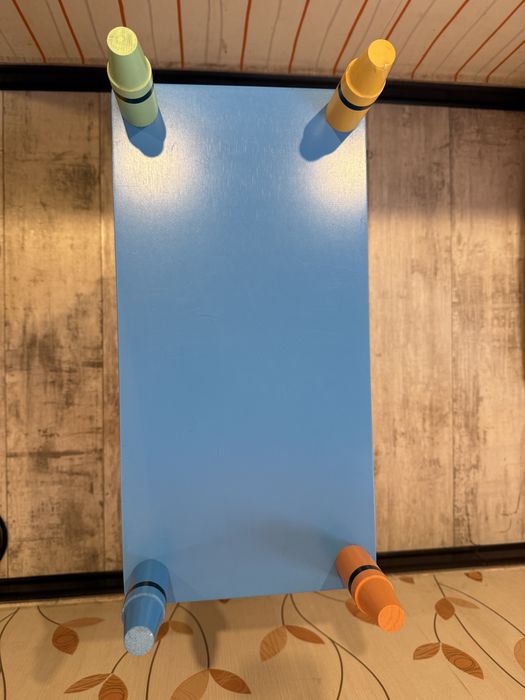 Детска етажерка “Весели моливи”