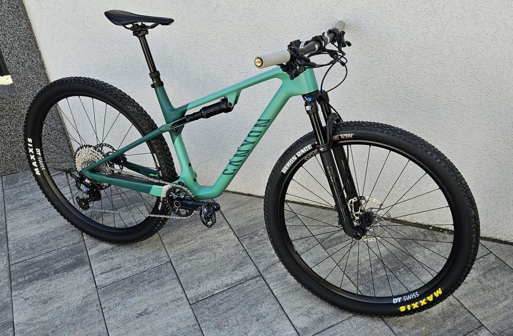 Canyon Lux world cup bicicleta carbon full suspension fox M 29