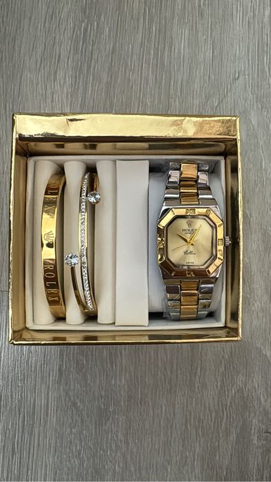 Продам новые часы с браслетом