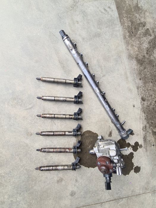 Injectoare bmw f10 3.0 kit injectie bmw f11 3.0 cod 0445116024