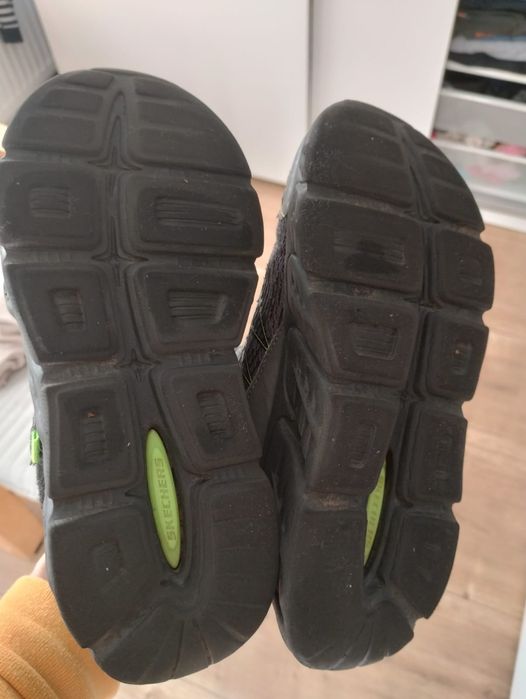 Vând ghete iarna impermeabil Sketchers 33