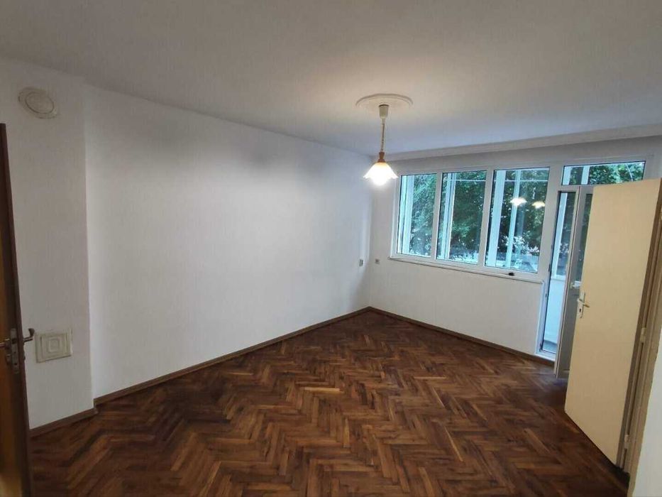 Дава се под наем Многостаен апартамент в Бургас, Център - 110 кв.м за 375 € - Снимка #4