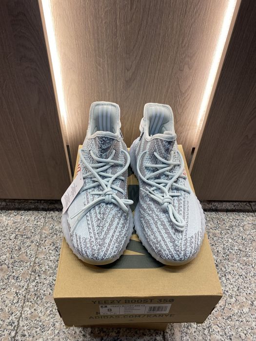 Yeezy boost 350v2 Blue tint
