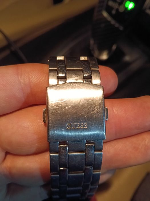 ceas guess barbatesc