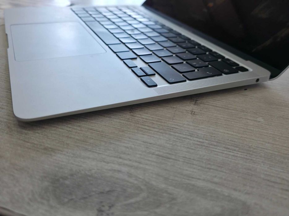 MacBook Air (Retina, 13-инчов, 2020 г.) Intel Core i3