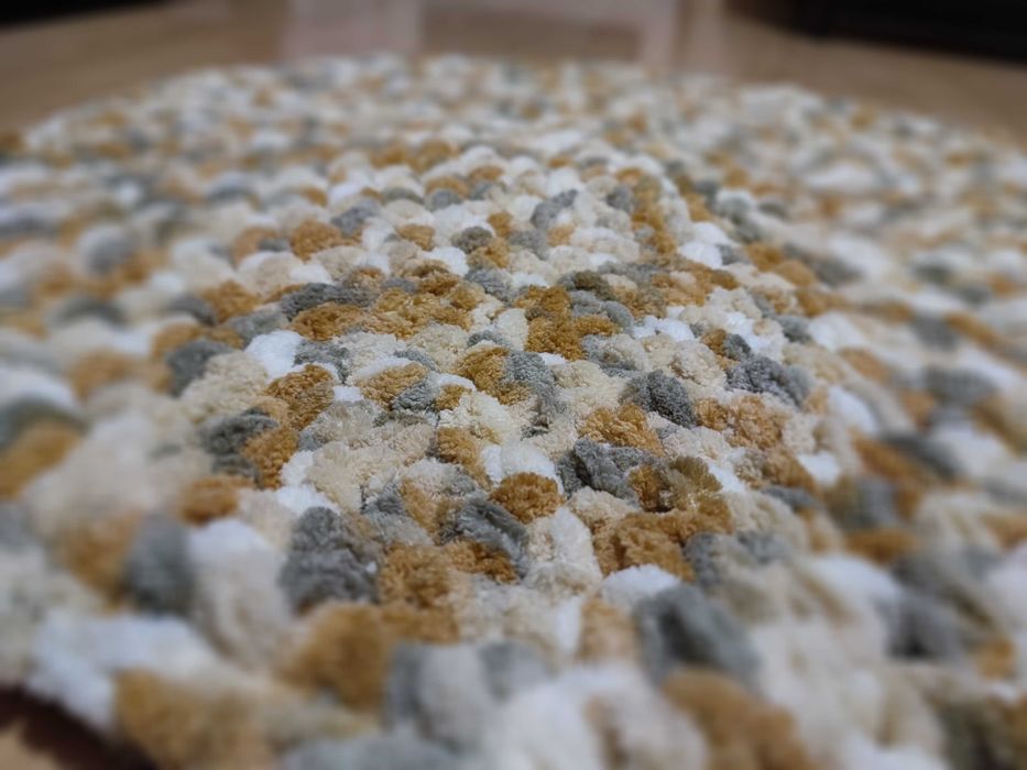 Ръчно плетено килимче