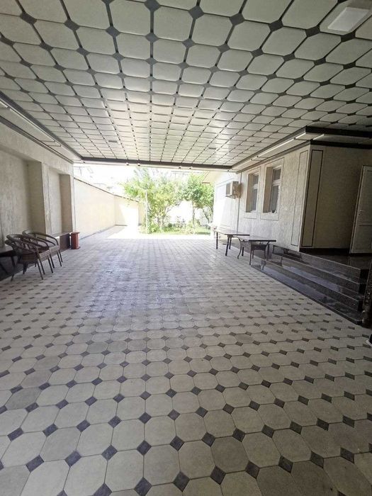 Ҳовли уй  сотилади (2 этажлик коттеж)