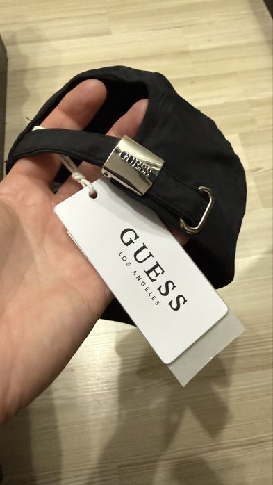 Sapca originala Guess