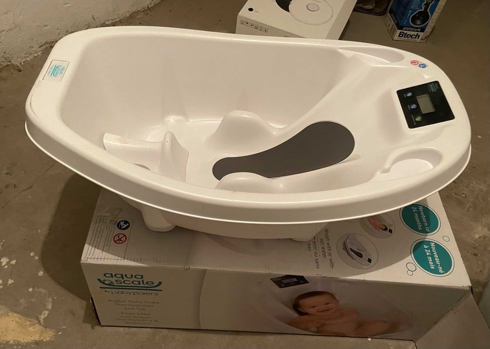 Cadita 3 in 1 cu termometru si cantar Aquascale